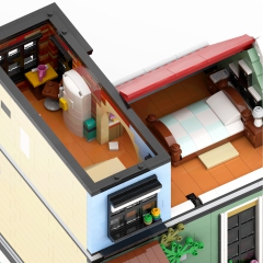 Townhouse with Jeweler and Pancake House